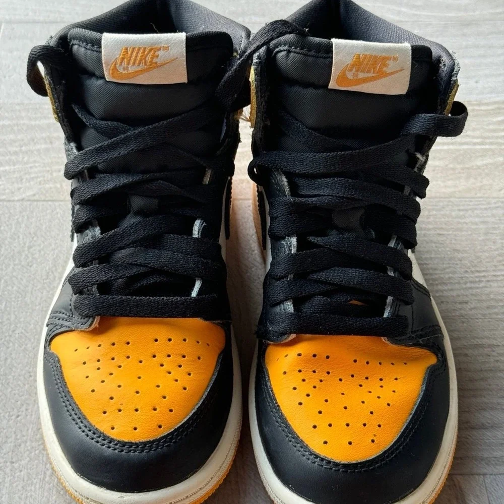 Air Jordan 1 Retro High OG Taxi Yellow Black White Leather Sneakers Youth Size 2